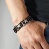 Gothic Vintage PU-Lederarmband für Männer und Frauen Punk Nieten Nieten Kreuzarmband Schmuck Zubehör