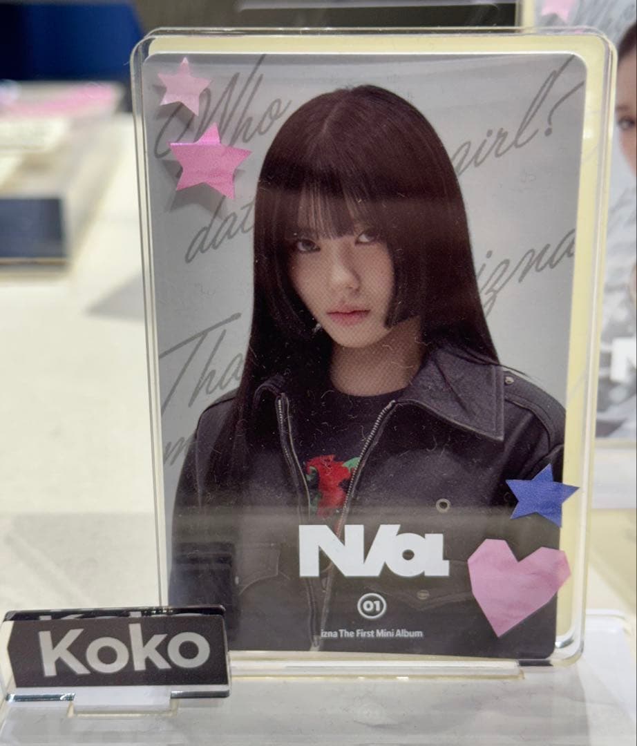 [USED] izna Pop-up Acrylic Stand Coco