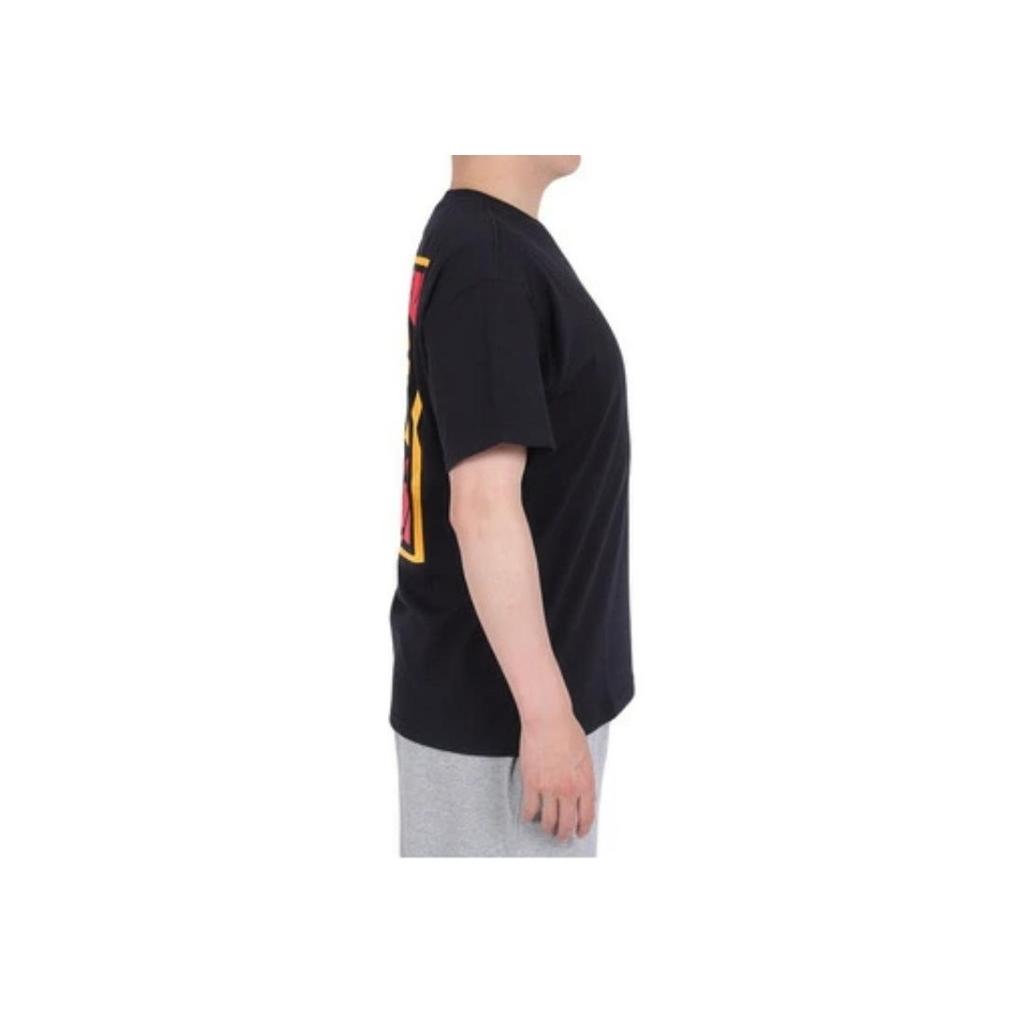 Nike Camiseta Masculina de Manga Curta com Gola Redonda e Estampa Gráfica Ajustada Preto FV3721-010