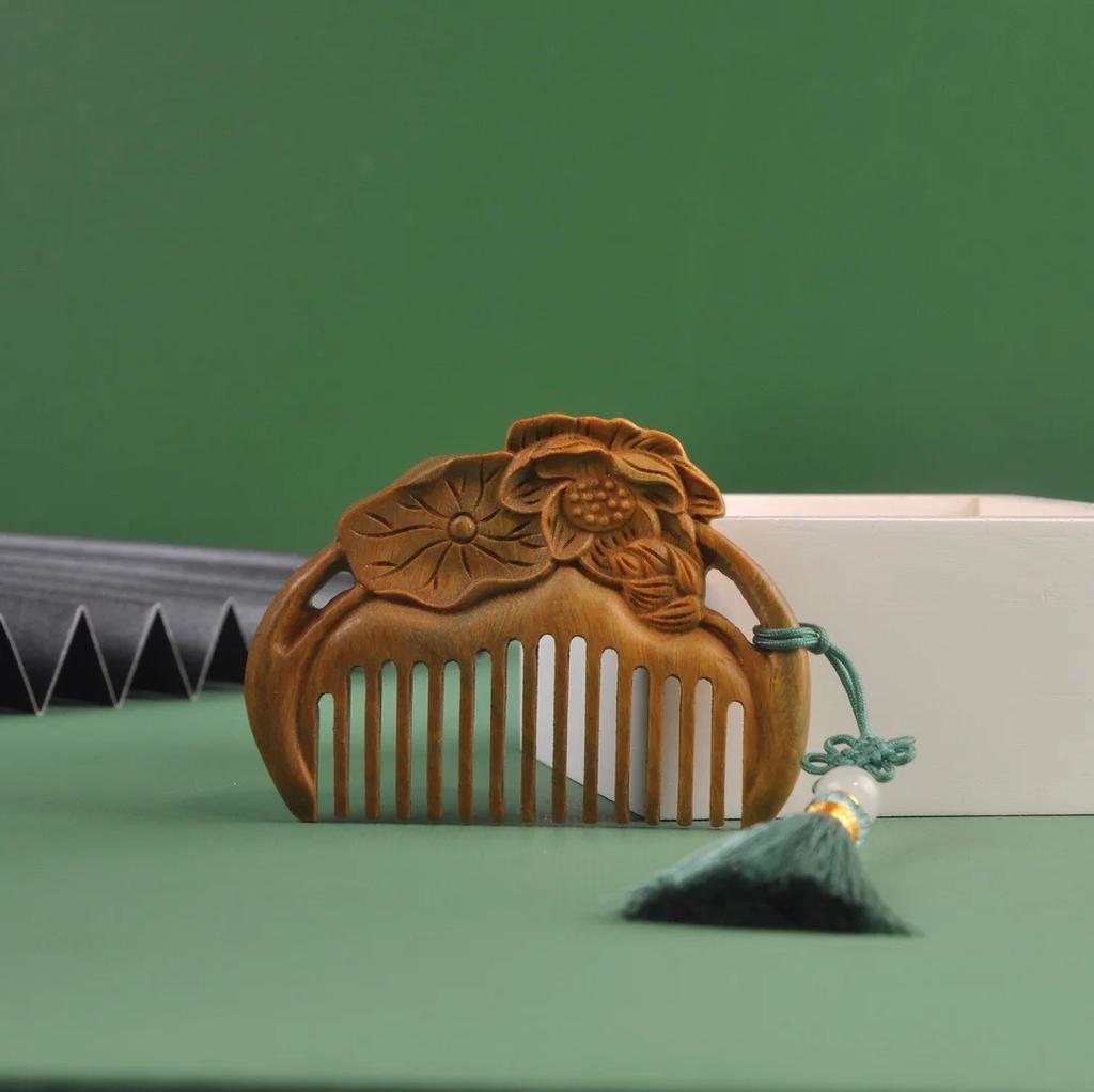 Carved Lotus Pattern Hollow Out Wooden Comb Handmade Decorative Portable Massage Hair Combs with Tassels Natural Sandalwood Comb
