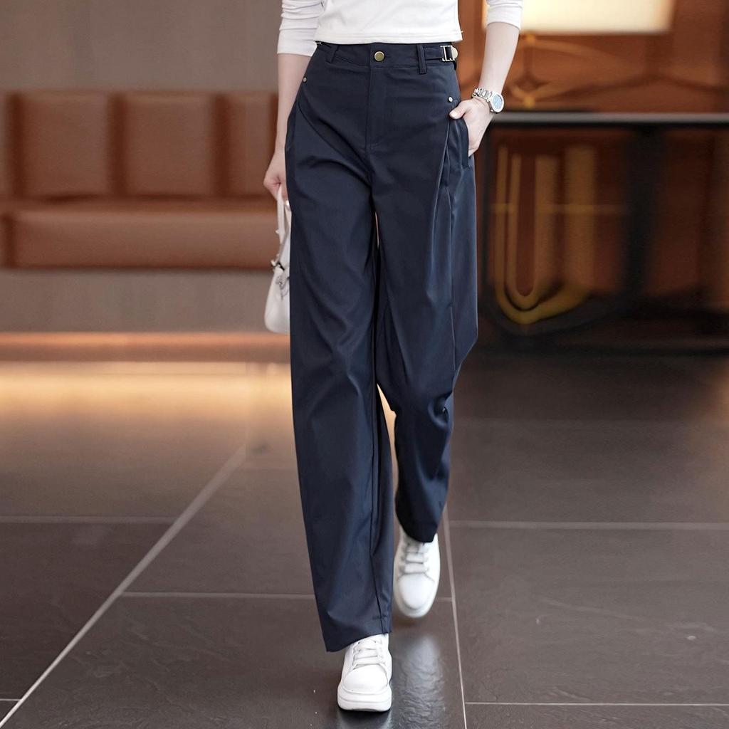Chic Olive Green High-Waisted Women's Cargo Pants, Autumn/Winter 2025, Slim Fit with Loose Drape, Versatile Straight Leg Style.