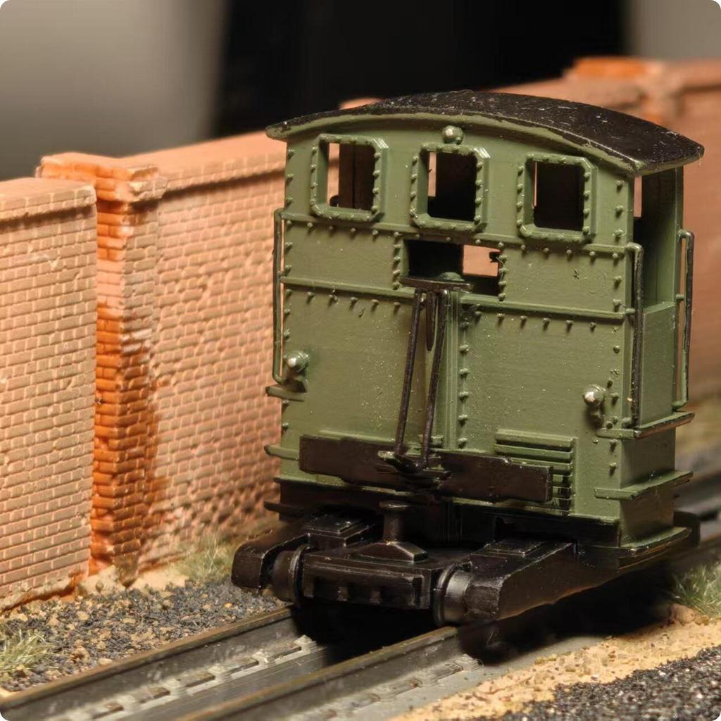 Shunting Locomotive Model Riveted Detail HO Scale Railroad Black Roof for