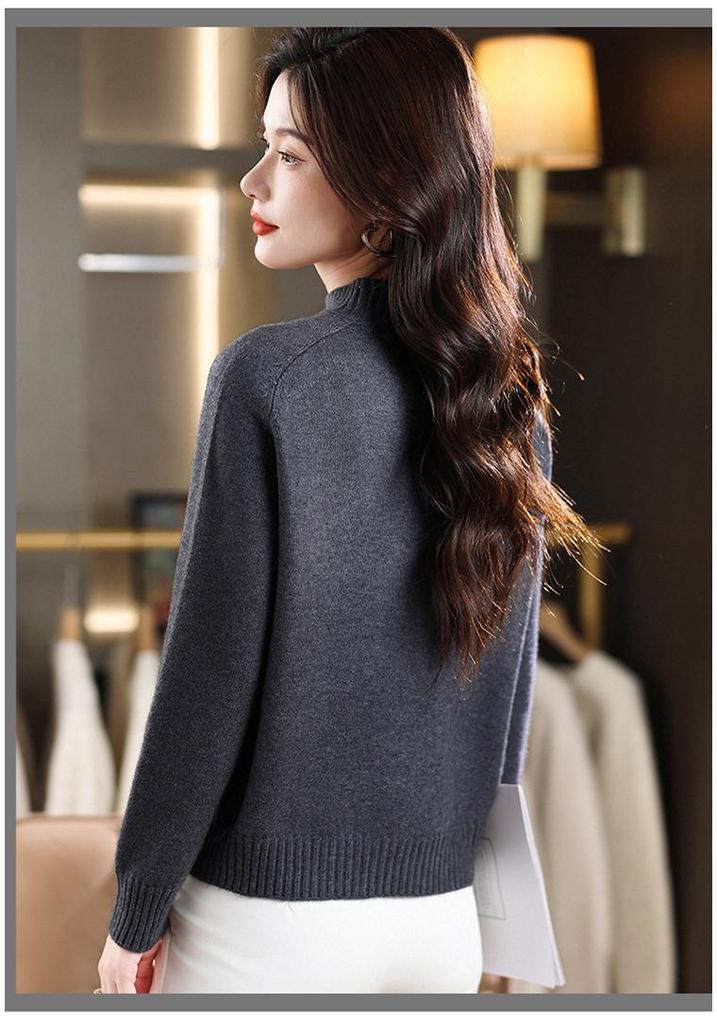 Plus Size Mid-Aged Women's Fashionable Tummy-Concealing Wool Sweater - Autumn/Winter 2025 Collection