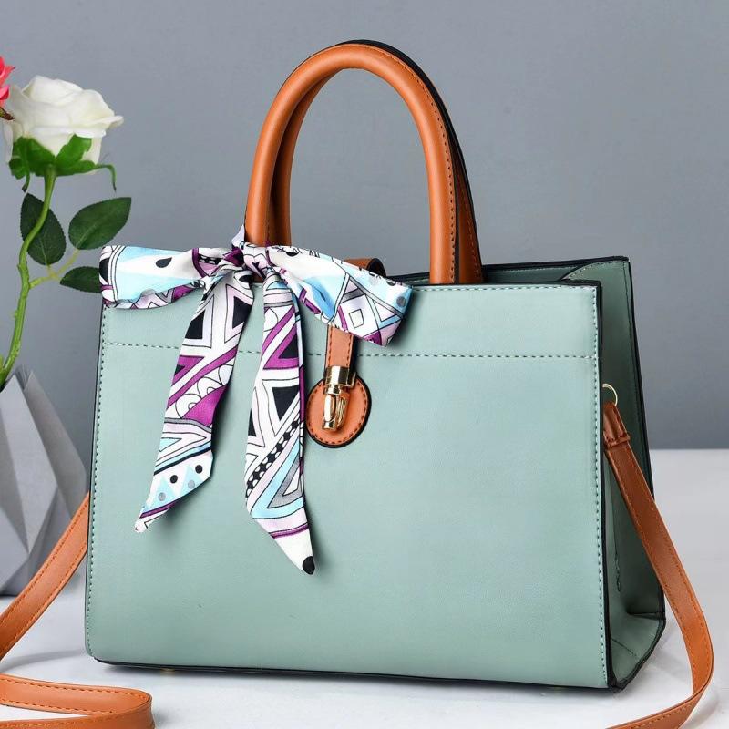 Fashion Women's Bag Large Capacity Messenger Mother Model Solid Color Simple Texture Small Bag