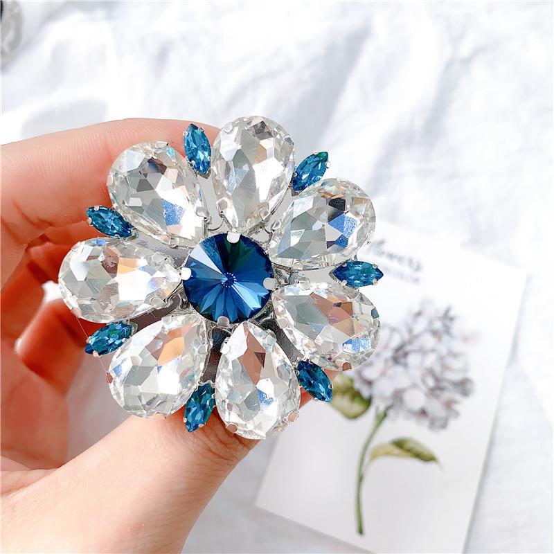 Luxury Crystal Diamond Flower Gemstone Mobile Phone Decorative Sticker Bracket Air Cushion Diamond Bracket Douyin Telescopic Sticker Female