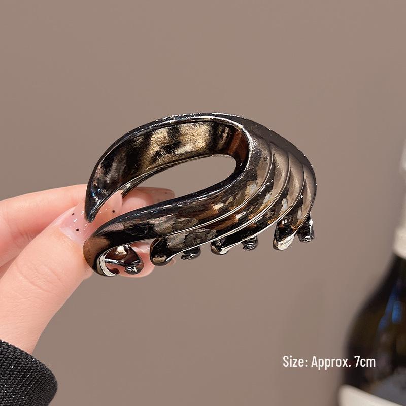 2025 New Metal Arc Shark Hair Clip for Women - High Ponytail Claw Hairpin