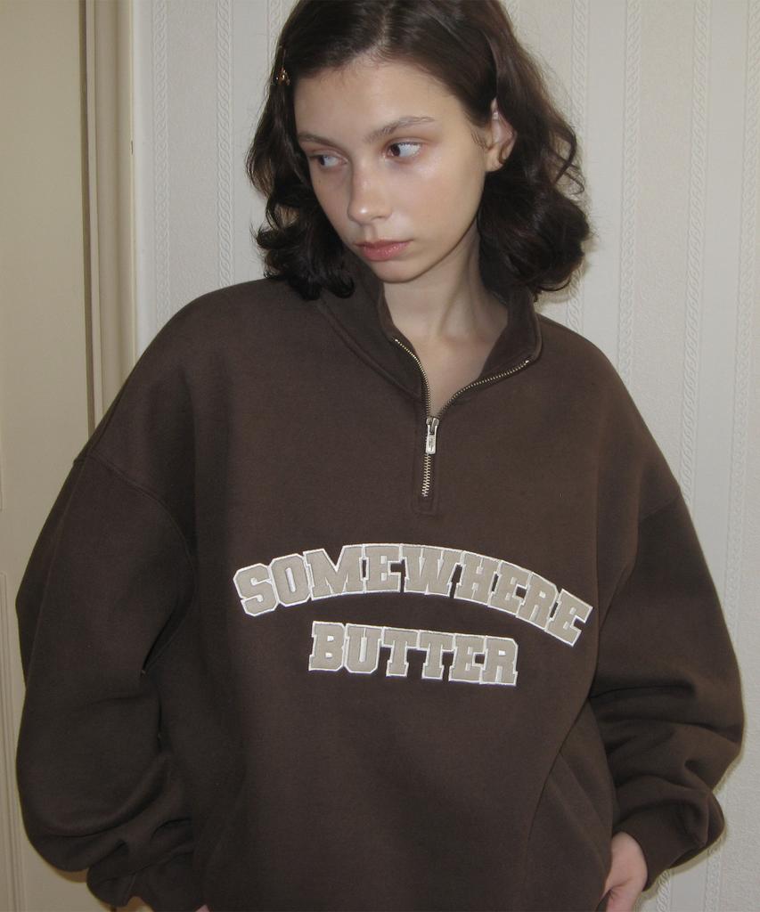 Sseomweeobeoteo Square Logo Half Zip-Up Sweatshirt - Brown