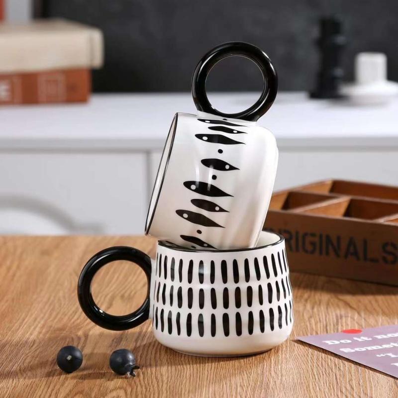 Creative Ceramic Coffee Mug Black White Couple Mug Home Chessboard Latte Latte Coffee Cup Simple Afternoon Tea Supplies New Gift