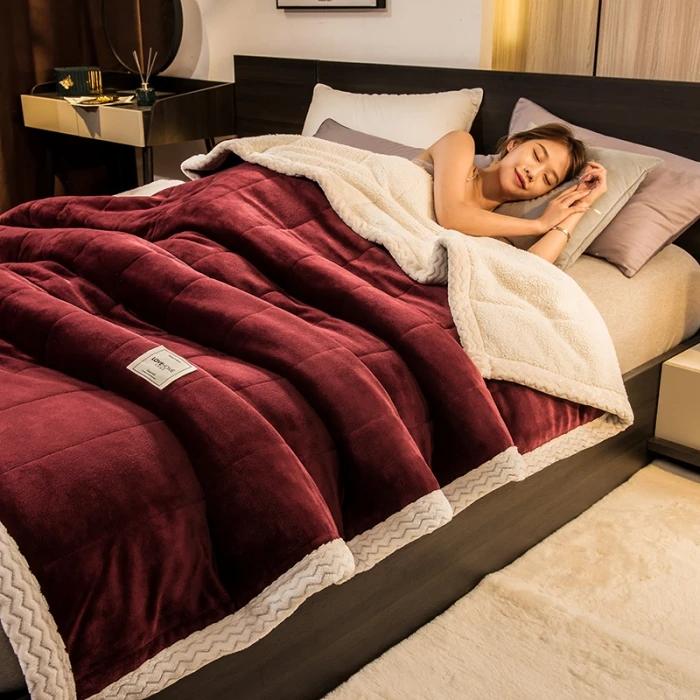 2025 Coral Fleece Autumn Winter Warm Blankets For Bed 3 Layers Thicken Flannel Blanket Quilt Soft Comfortable Warmth Quilts