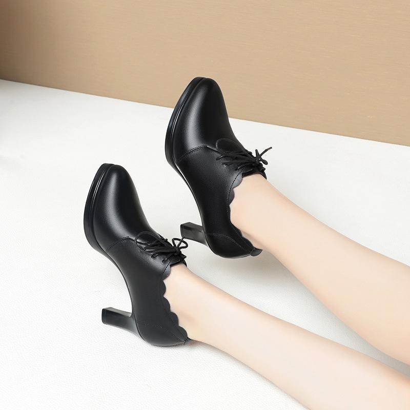 Frühling Herbst Weiches Leder Weiche Sohle Vielseitige Mode Bequeme High Heels Schnürschuhe mit tiefem Mund Damen Lederschuhe