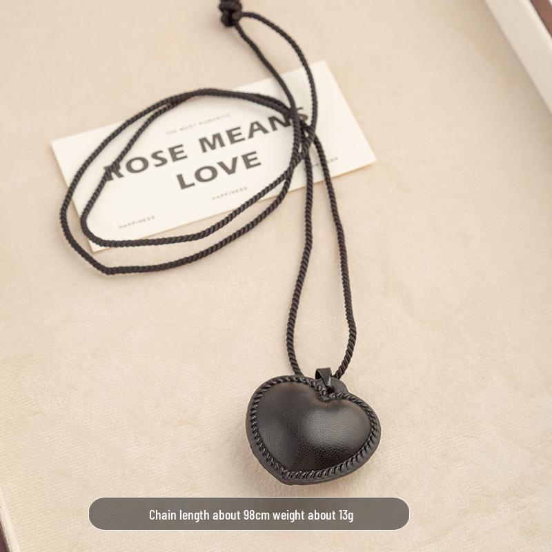 2025 Fashion Leather Cord Clavicle Necklace - Women's High-End Luxury Pendant Chain Accessories