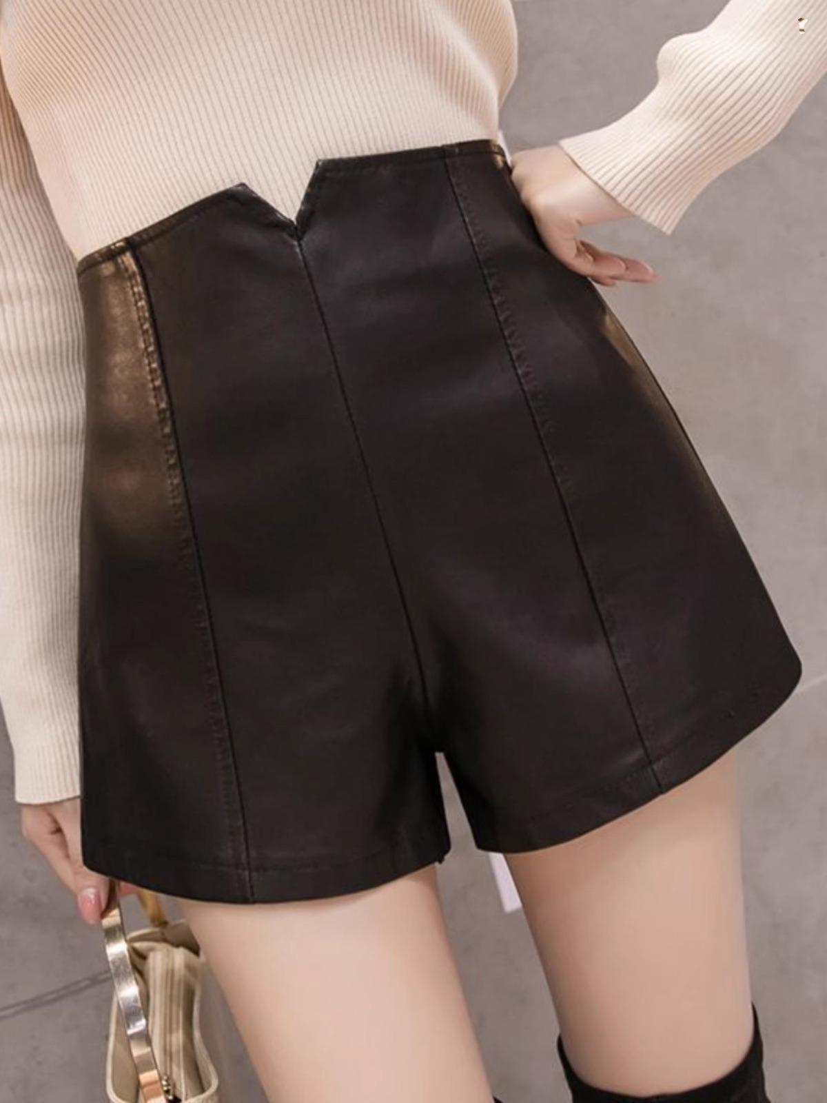 

Женские шорты из черной искусственной кожи с высокой посадкой - Мода Осень/Зима 2023, Облегающий крой, Повседневный стиль Extra Small чёрный