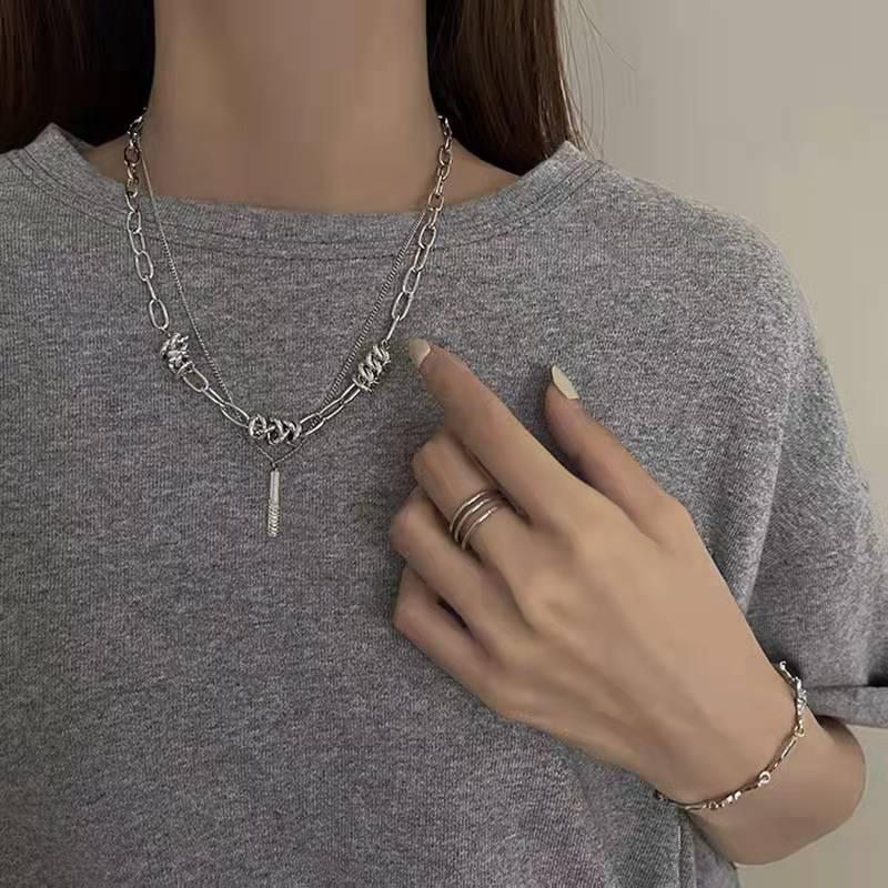 C236 Titanium Steel Thorn Necklace: Trendy Unisex Luxury Clavicle Chain with Hip Hop Pendant Design.