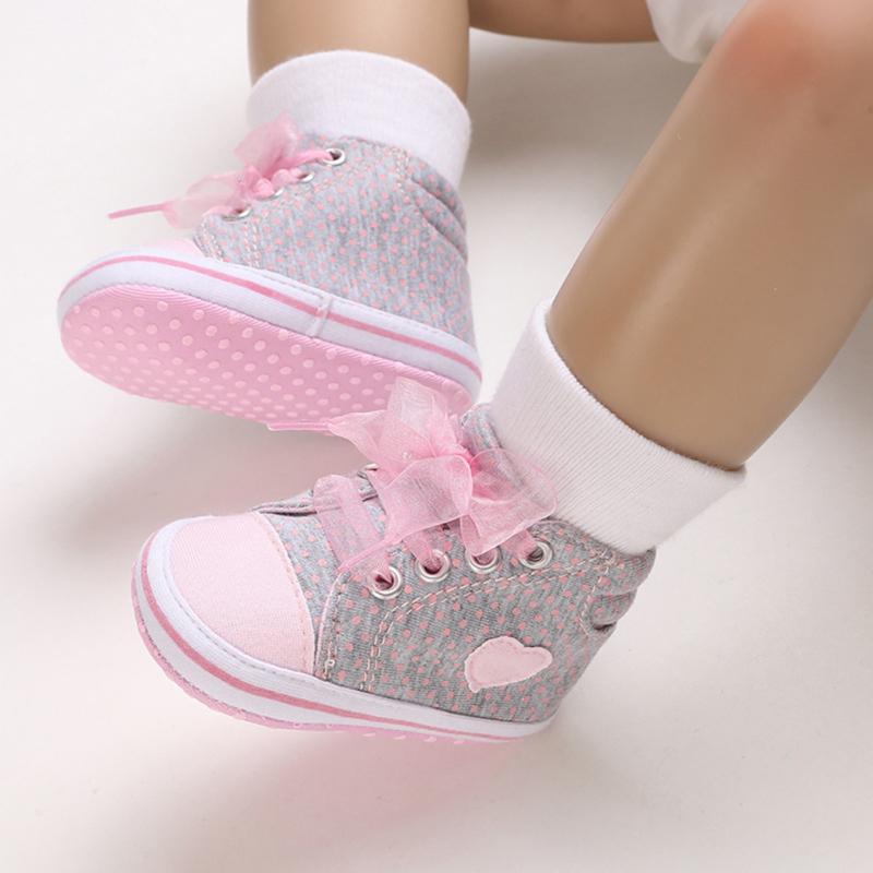 Baby Sneaker Rutschfeste Weiche Sohle Niedliches Herzförmiges Design Kleinkindschuhe Für 0-1 Jähriges Mädchen
