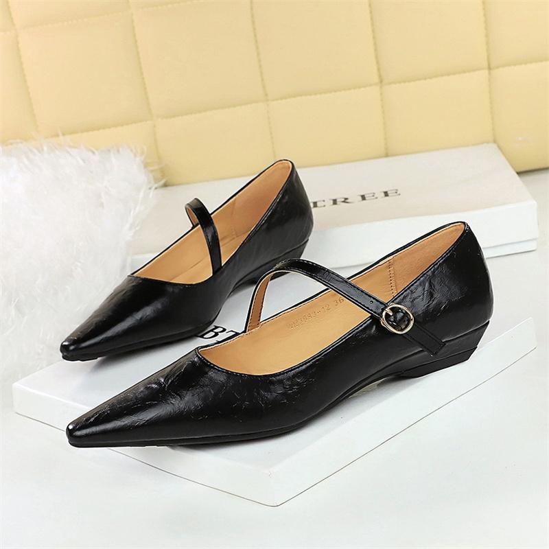 Fashion Korean Simple Women's Single Shoes With One Straps Comfortable Sloping Heels Shallow Tip Toe Low Heels Versatile Hand-Grabbing