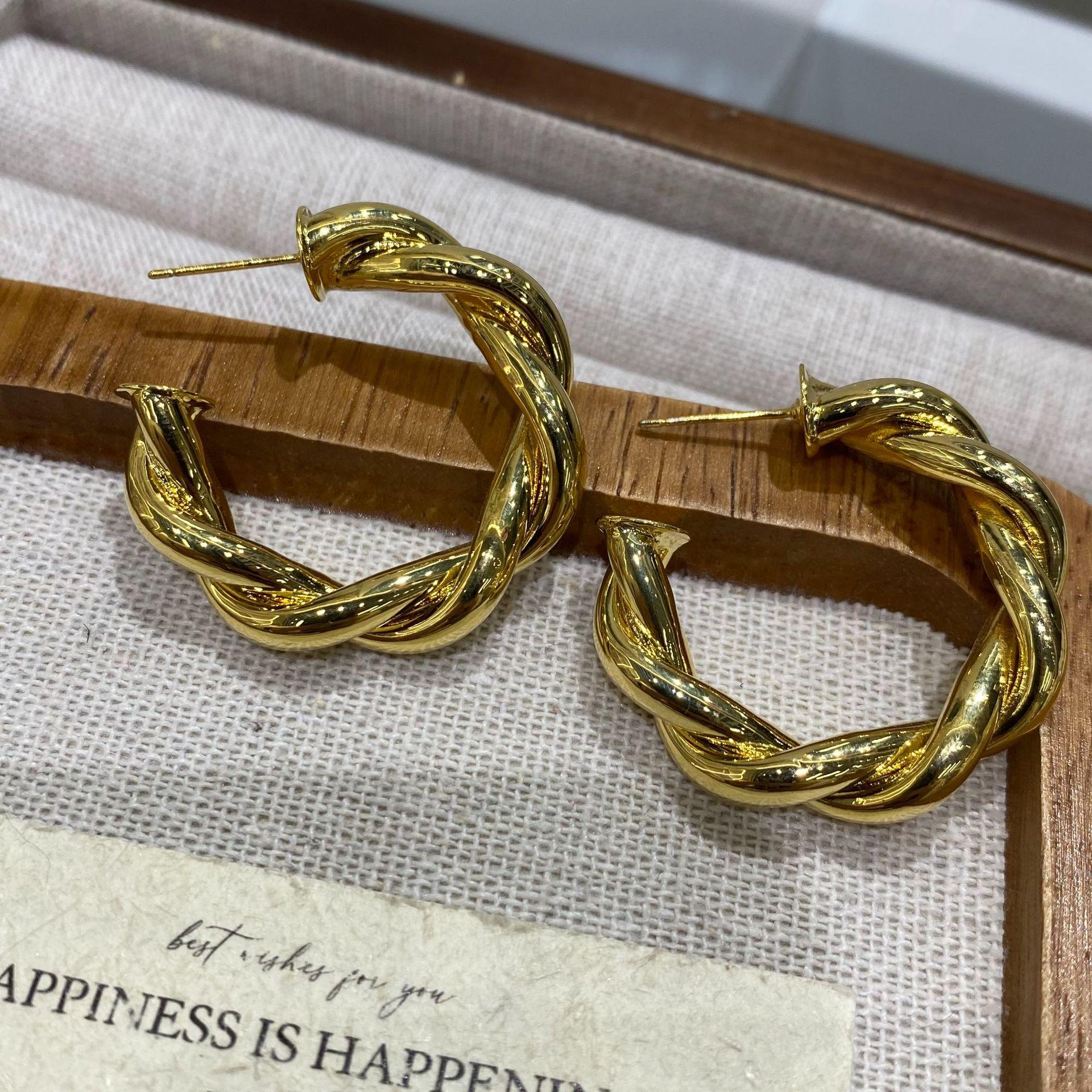 

Simple And Creative Twist Woven Small Ring Stud Earrings, Metal Texture Wrapped Exaggerated Earring Temperament