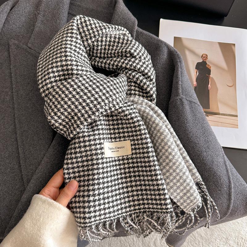Exquisite The Striped Checkered Large Shawl Exudes An Elegant and Noble Style. It Is A Warm Autumn and Winter Scarf with A High End Touch 