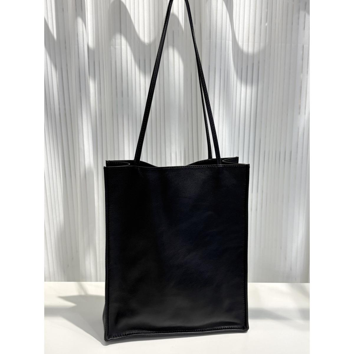 

Simple to go tote shopping bag inside and outside full leather sheepskin leather women s bag large capacity tote bag handbag bag 24CM чорний