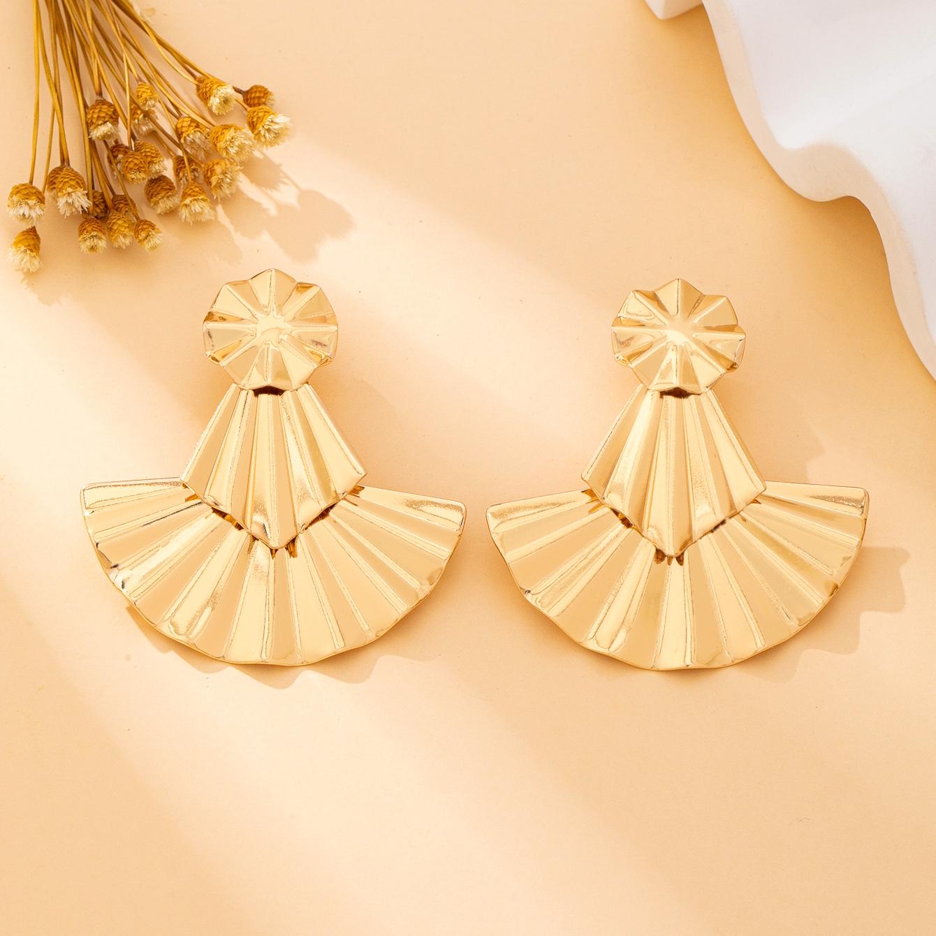 

Women s Earrings, Geometric Fan-Shaped Simple Earrings, Suitable for Daily Wear and Vacation Wear