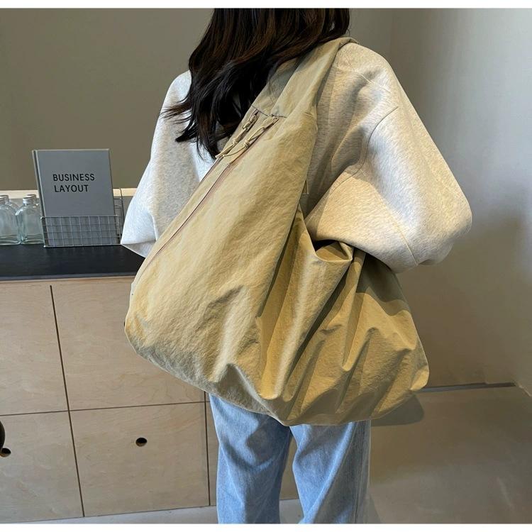 

Japanese Fashionable Casual Canvas Tote Bag Women s All-matching Large-capacity Underarm Commuting Shoulder 46x19x37 хакі