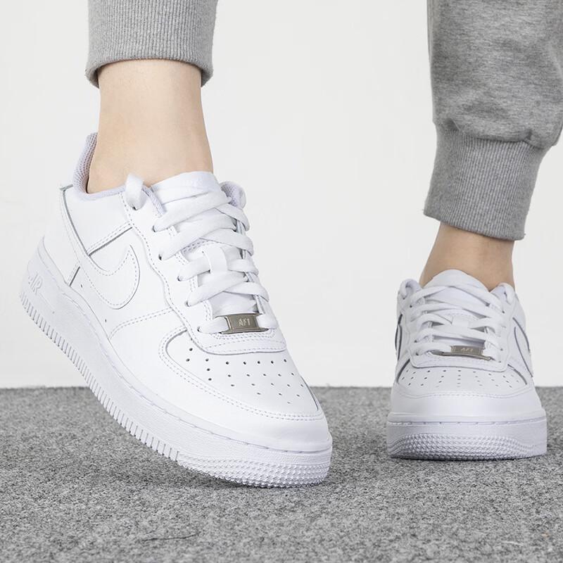 

Nike Kids Air Force 1 Low-Top Sneakers 3.5Y