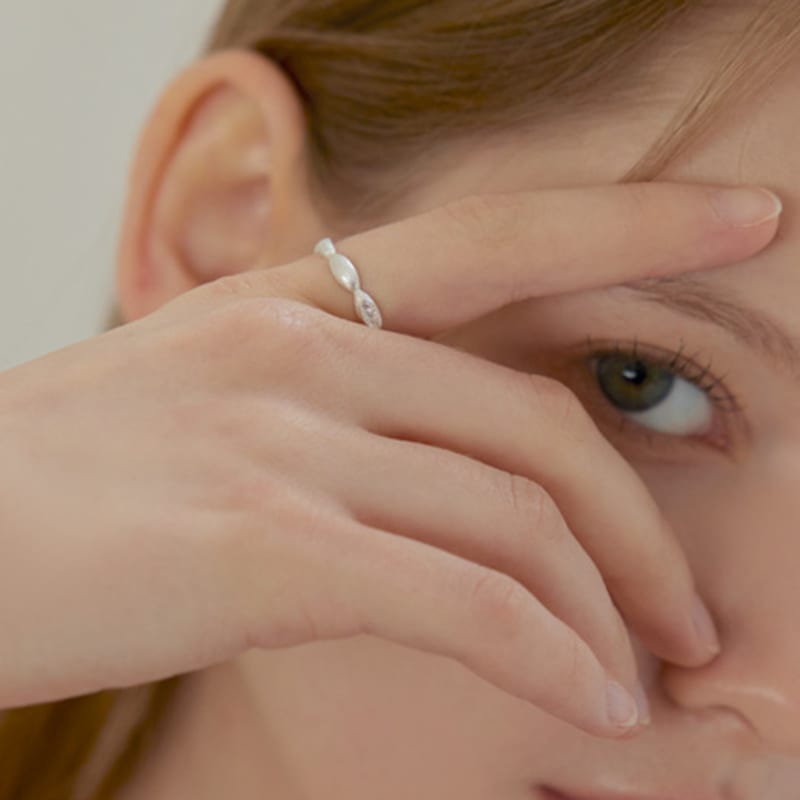 Lewe Point Clear Matte Ring