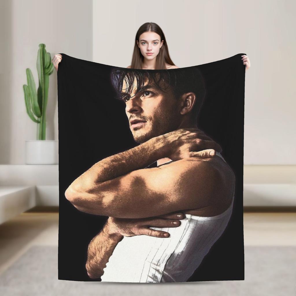 Jonathan Bailey Retro Plush Blanket Boy Girl Flannel Throw Blanket For Living Room Warm Design Quality Bedspread Birthday Gift