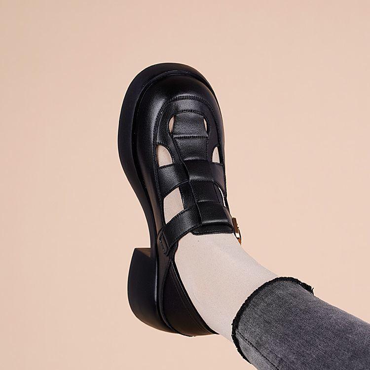 Baotou sandals women's 2025 summer new academic style hollow pig cage shoes thick heel light breathable round head hole shoes