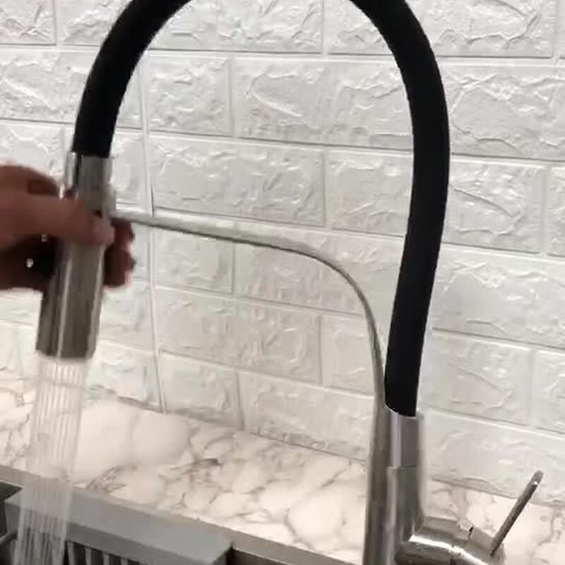 TLXT Black Pull-Out Kitchen Faucet
