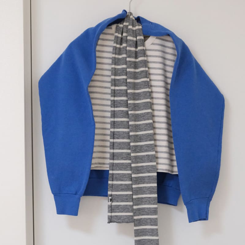 

minmin Stripe Muffler (Gray) Gray