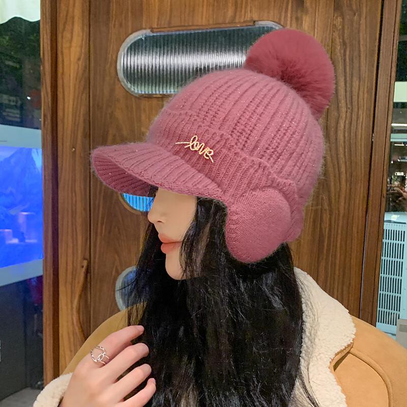 

Женская вязаная бейсболка с помпоном и ушками Pabei