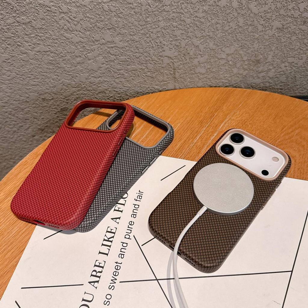 iPhone 17 Pro Max Kevlar Pattern Magnetic Case - Ultra-Thin, Carbon Fiber, Drop-Proof Hard Shell