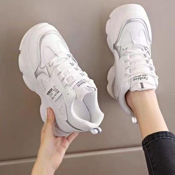 2025 increase the height of dad shoes, children's spring and autumn new versatile thick-soled soft leather explosion, thin casual sports shoes trend
