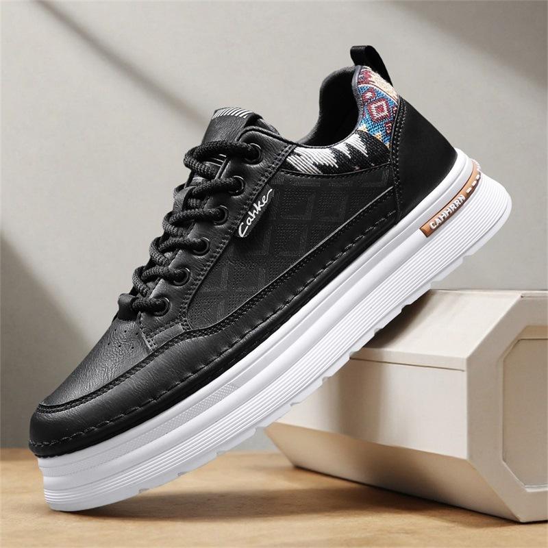 New Outdoor Casual Leather Surface Breathable White Sneakers Men's Soft-soled Lightweight Running Shoes