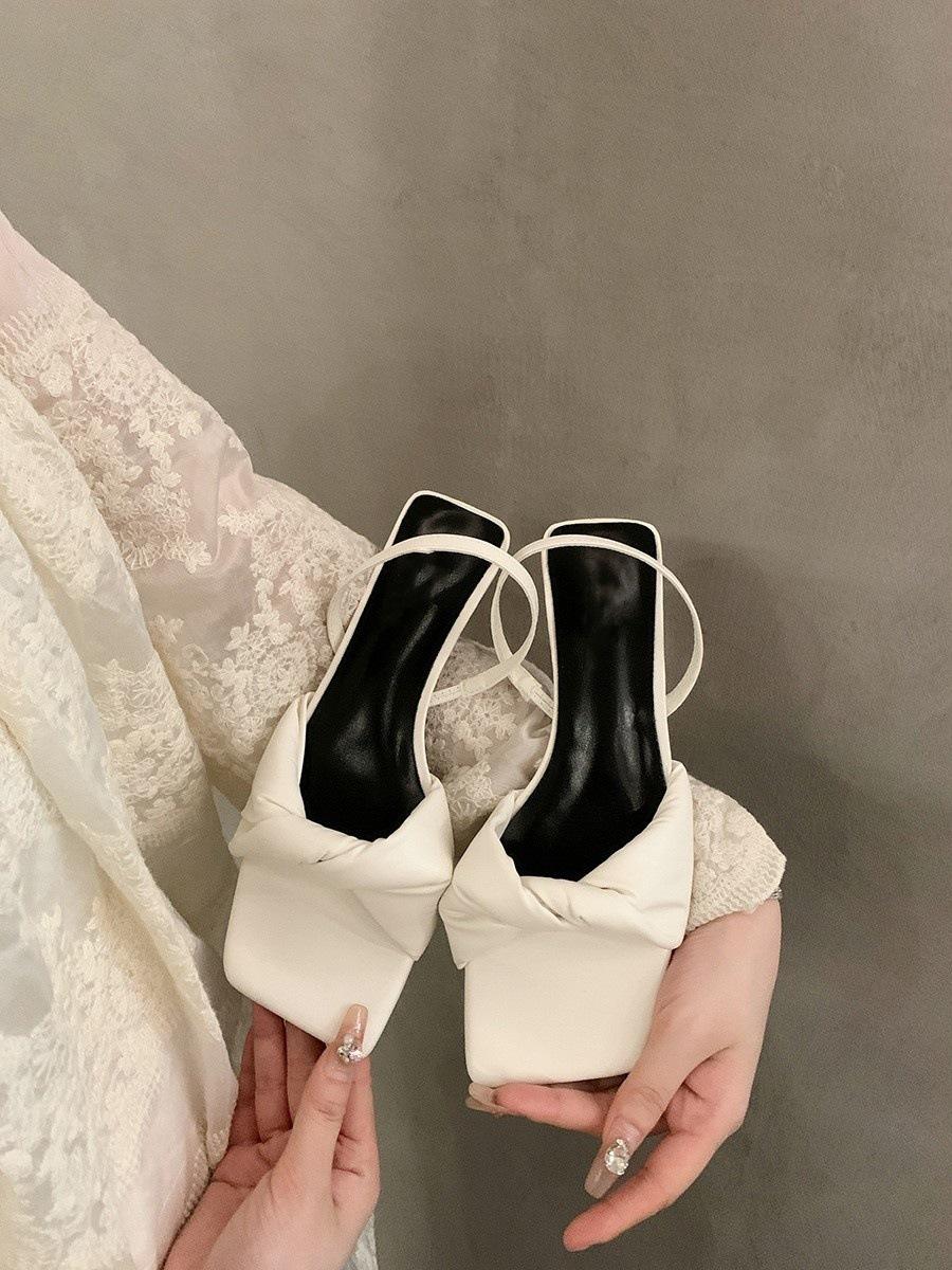 

Silver high heels with sandals fairy shoes new square head temperament shoes 35