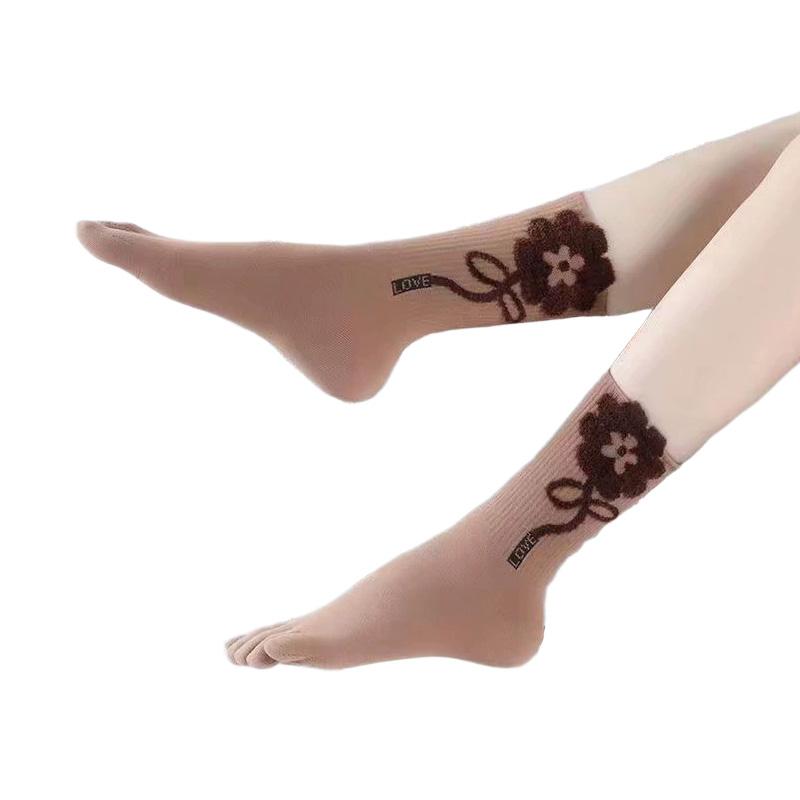 

1 Pair Women s Comfortable Cartoon Bear Thick Mid-Calf Socks EU 35-40 Five-Finger Winter Toe Socks Cotton Socks розовый