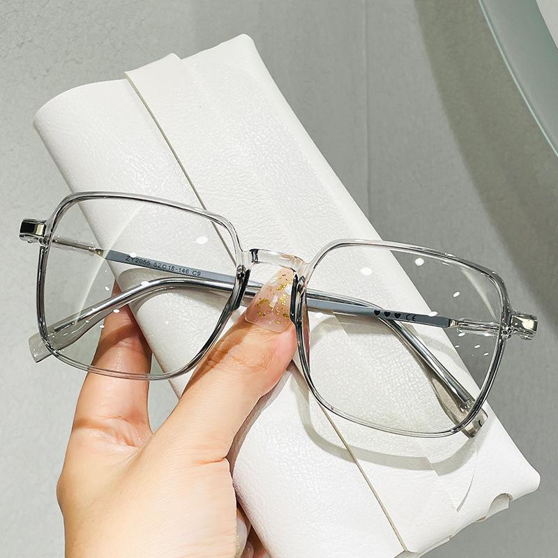 Vintage Gradient Fashion Sun Glasses Women Men Retro Square Large Frame Eyeglasses Female Outdoor Travel UV400 Sunglasses