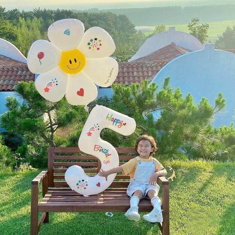 White Daisy & Sunflower Balloons - Birthday Decorations & Photo Props with Smiley Faces
