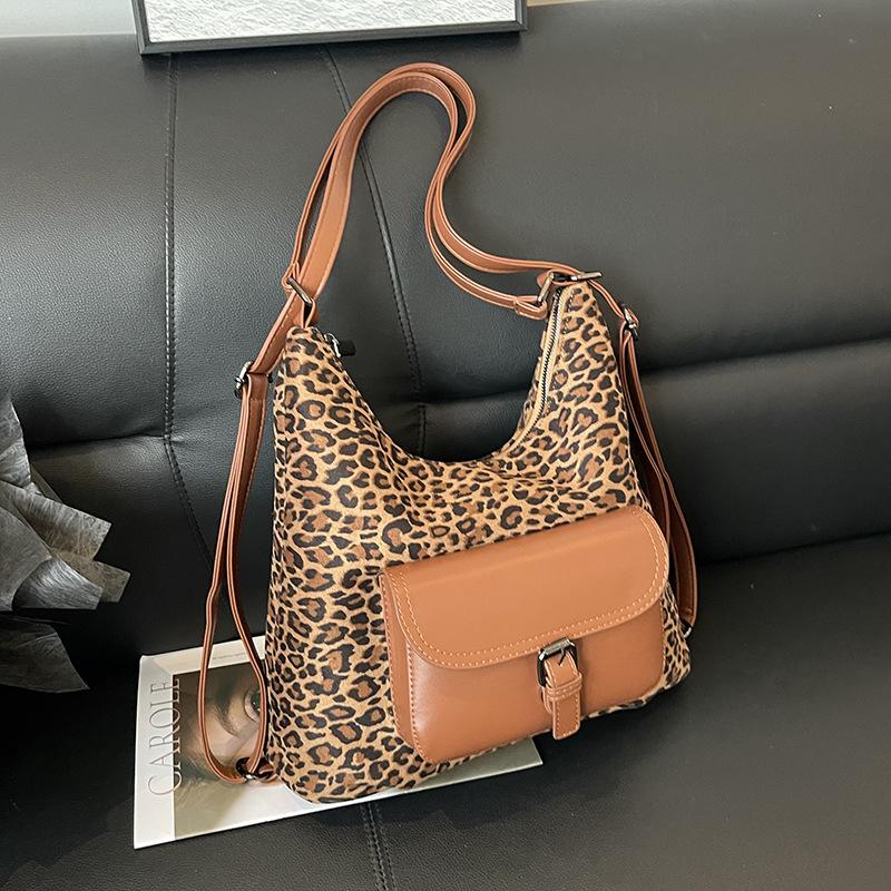 Large capacity bag women's new backpack leopard print travel backpack commuter shoulder messenger bag tide
