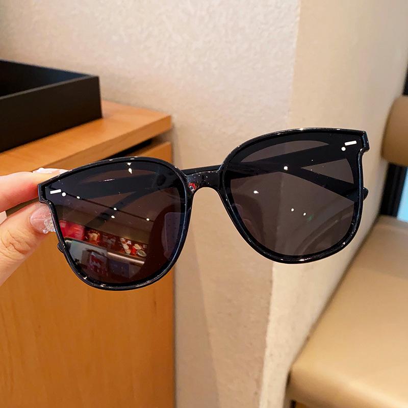 Trendy Polarized Aviator Sunglasses for Boys & Girls - UV Protection