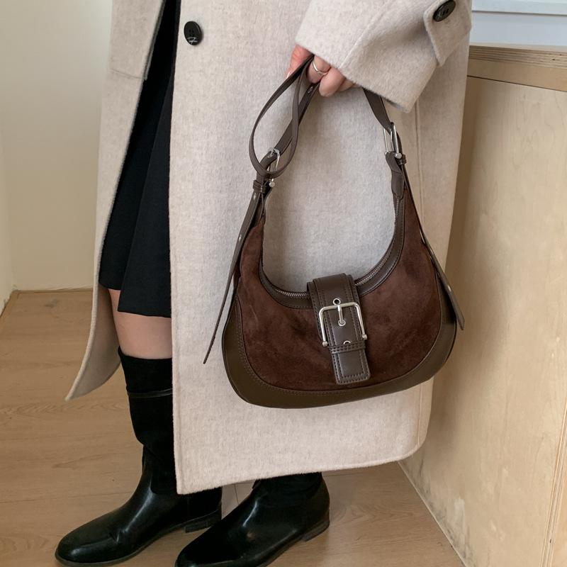 

Повседневная ретро замшевая сумка 2025 новая дорожная большая вместимость женская на плечо подмышку универсальная сумка-мессенджер темно-коричневого