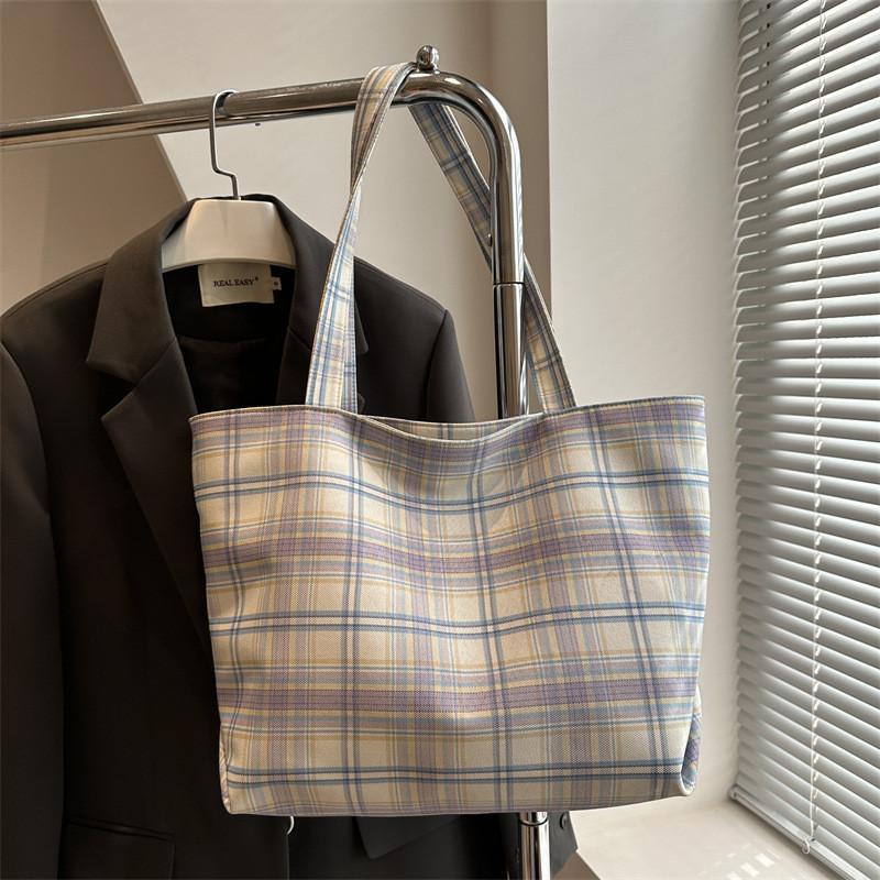 Stylish And Trendy Korean Autumn Tote Bag With Large Capacity For Everyday Use