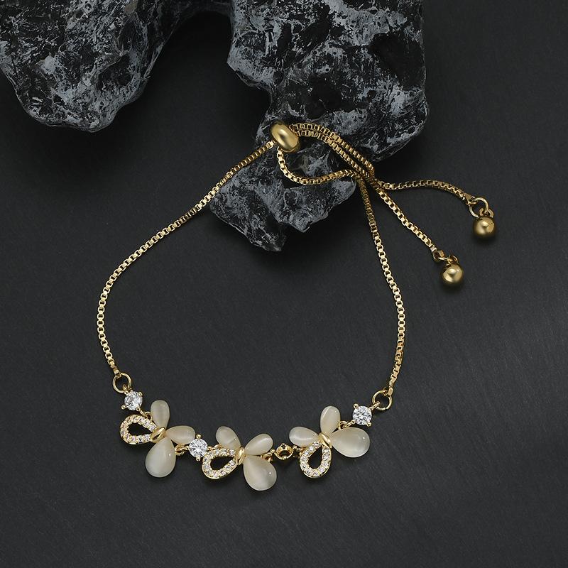 Adjustable Pull-out Bracelet Cat's Eye Stone Petal Stylish Women's Chain Bangle Perfect Gift for 2026 Summer Accessories