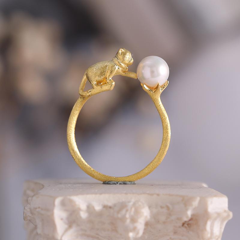 

Легкая Роскошь Элегантный Жемчуг Кошки Наборы Ювелирных Изделий Изысканное Искусство Древнего Золота Серьги для Женщин Кольцо Ожерелье