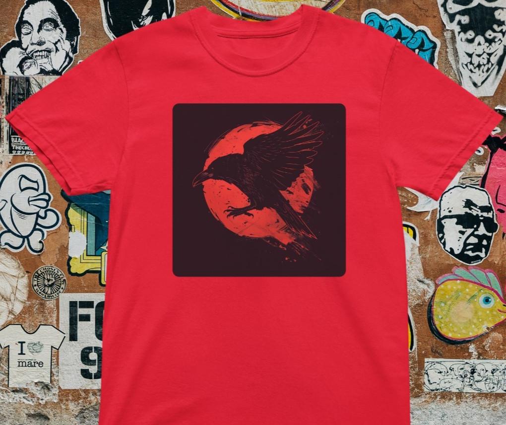Flying Raven Red Moon T-Shirt Gothic Bird Graphic Tee Dark Alternative XL