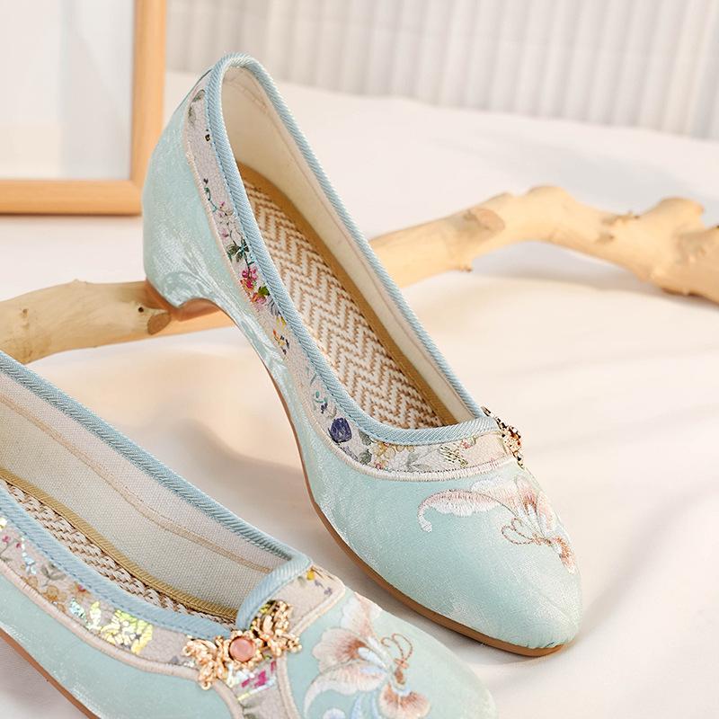 Fashion Women Low Heel Pointed Toe Cheongsam Embroidered Shoes Comfortable Shallow Mouth Cloth Shoes Daily
