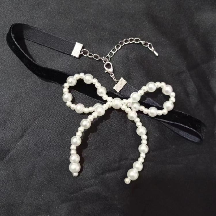Chic Bowknot Necklace featuring Pendant Elegant Pearls Choker Jewelry Adornment