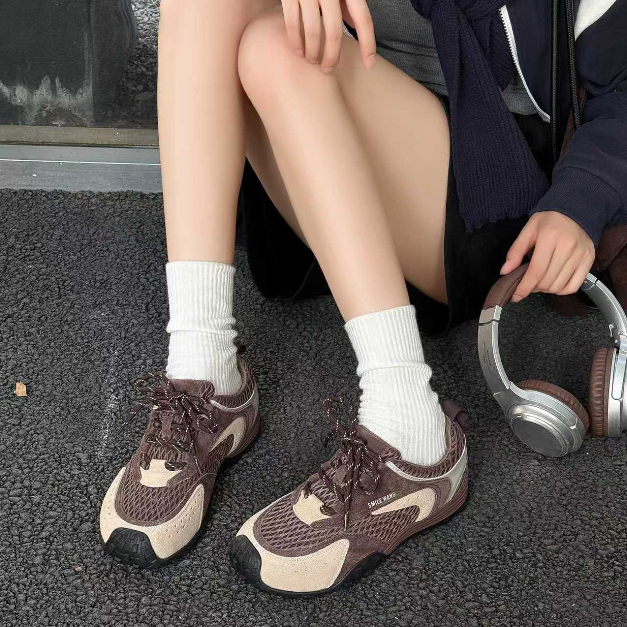 

Leather retro inner height increase mesh breathable German training shoes women s 2025 autumn new fashion outdoor sports and leisure shoes 35