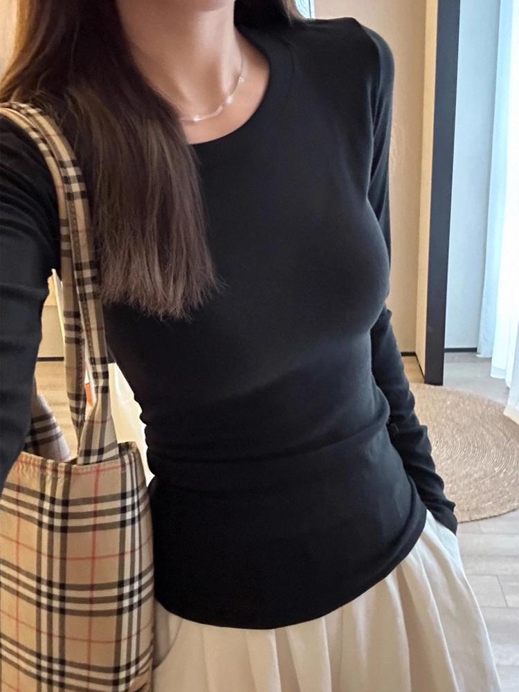 Women's Slim Fit Long-Sleeve T-Shirt, Solid Color, Ins Style, Brushed Fabric with Velvet Lining, Ideal Base Layer for All Seasons.