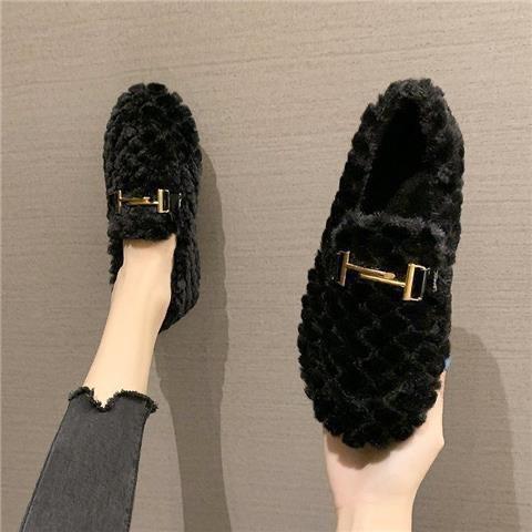 A piece of piled and thickened beanie shoes, women's lazy home shoes with one foot, warm flat-bottomed fluffy cotton shoes
